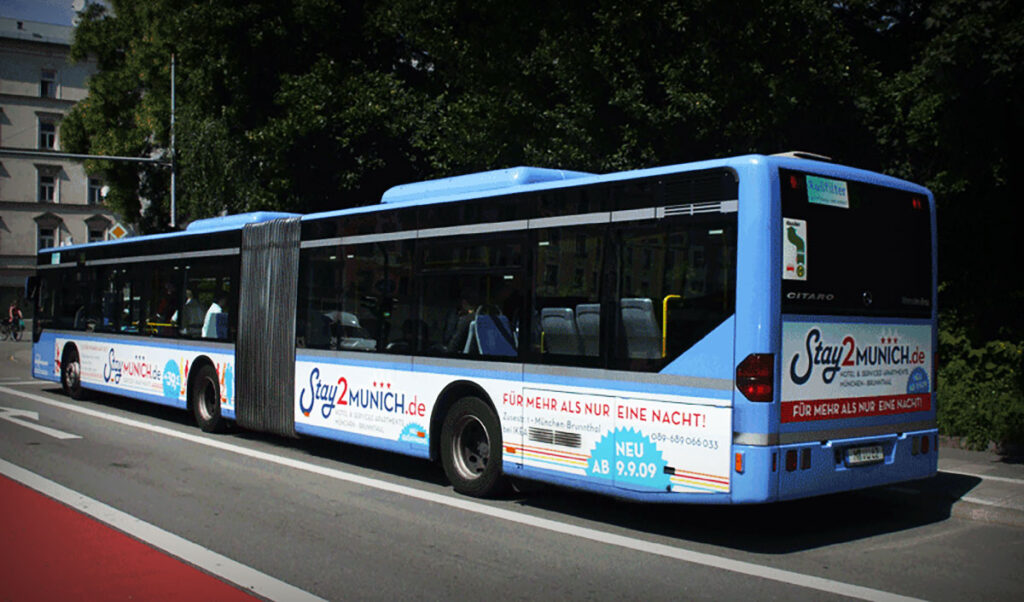 Buswerbung München 2 Buswerbung Ganzgestaltung auf Gelenkbus in München (Kampagne stay2munich)